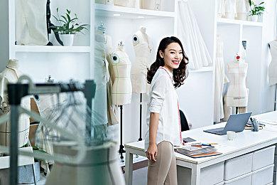 《英雄联盟》电竞世界杯 T1和TES晋级总决赛